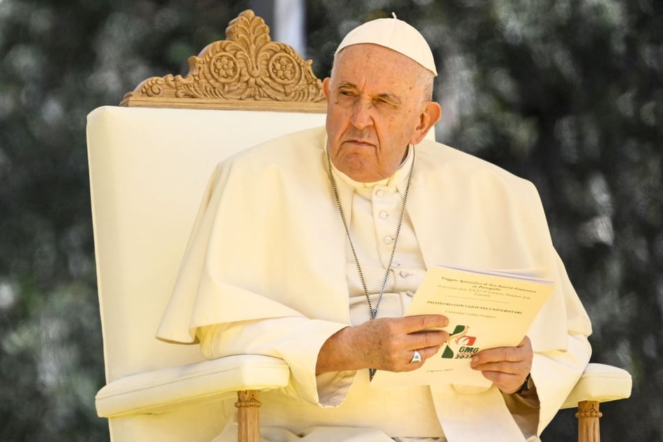 During a recent speaking event in Portugal, Pope Francis slammed Catholic leaders in the US that criticize him for embracing change in the Church.