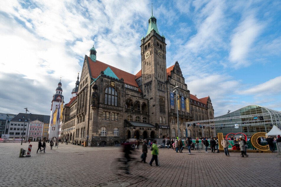 Wer zieht als neuer Ordnungsbürgermeister ins Chemnitzer Rathaus? Diese Frage soll am 15. Juni vom Stadtrat beantwortet werden.