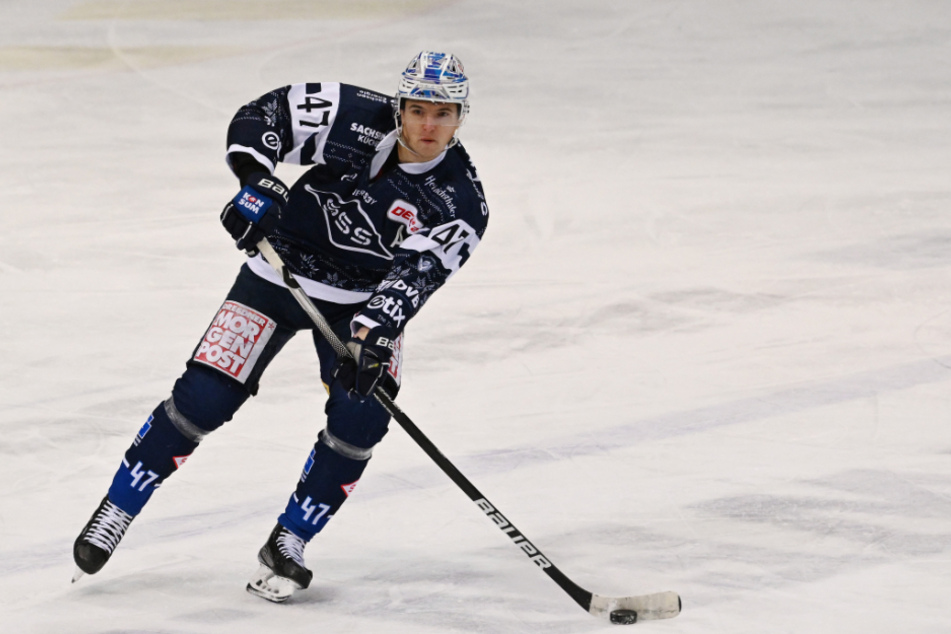 Muss am Mittwoch gegen eine andere Mannschaft aufs Eis: Löwen-Stürmer Vladislav Filin (26).