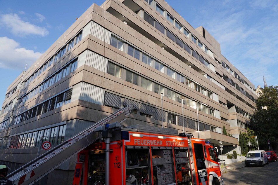 Aus diesem Geschäftsgebäude wurde in den frühen Abendstunden Alarm gemeldet.