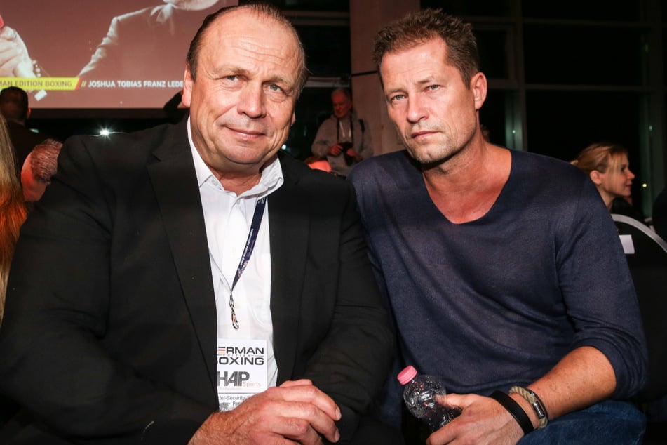 Michael Wollenberg (†60, links) war auch mit Promis, wie Til Schweiger (60), unterwegs. (Archivbild)