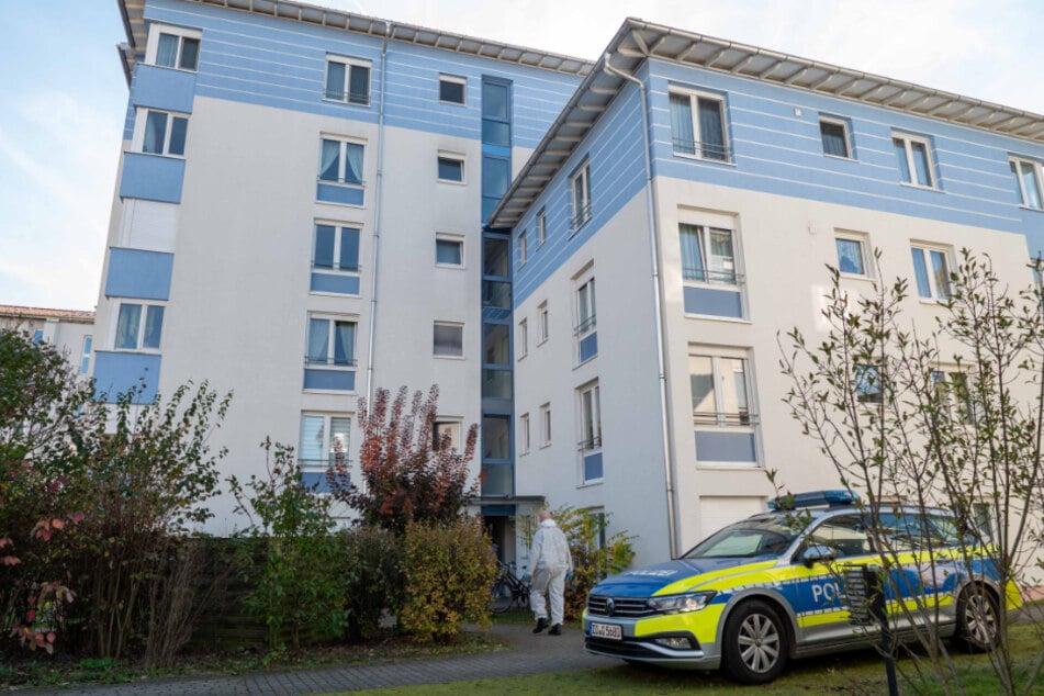 In diesem Mehrfamilienhaus in Leipzig soll eine 13-Jährige im Oktober 2024 zur Tötung ihrer siebenjährigen Schwester getrieben worden sein.