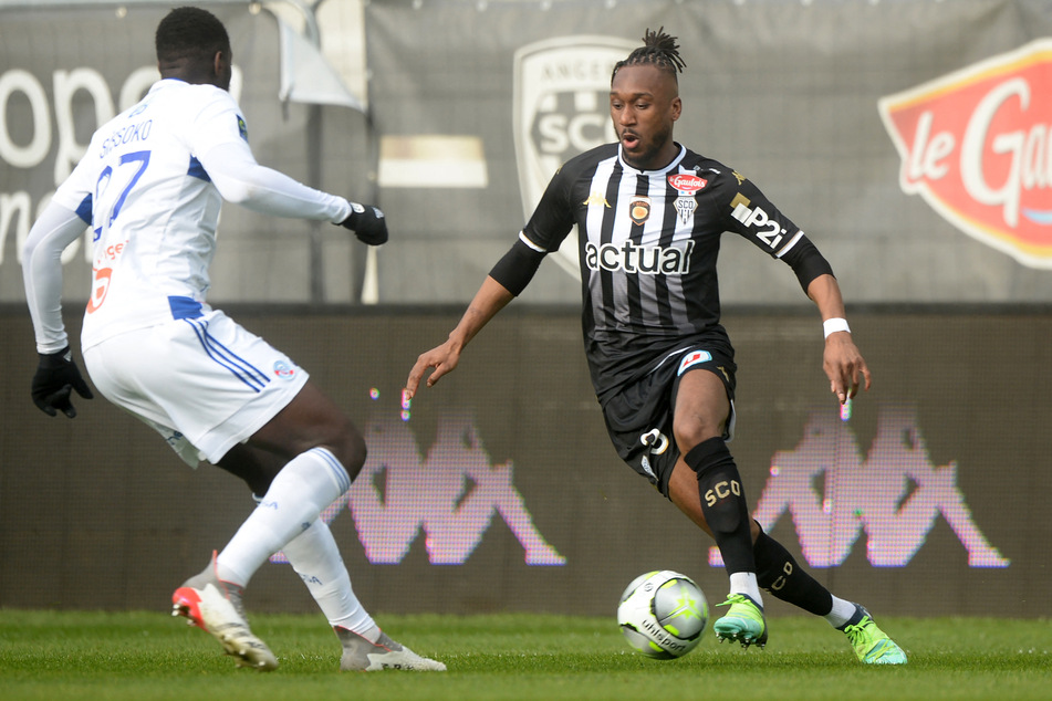 Souleyman Doumbia (links, 26) steht derzeit noch bei Angers SCO unter Vertrag. (Archivbild)