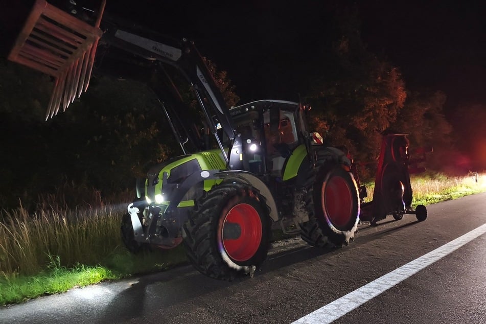 Ein betrunkener Mann war mit seinem Traktor am Dienstagabend auf der A19 unterwegs.