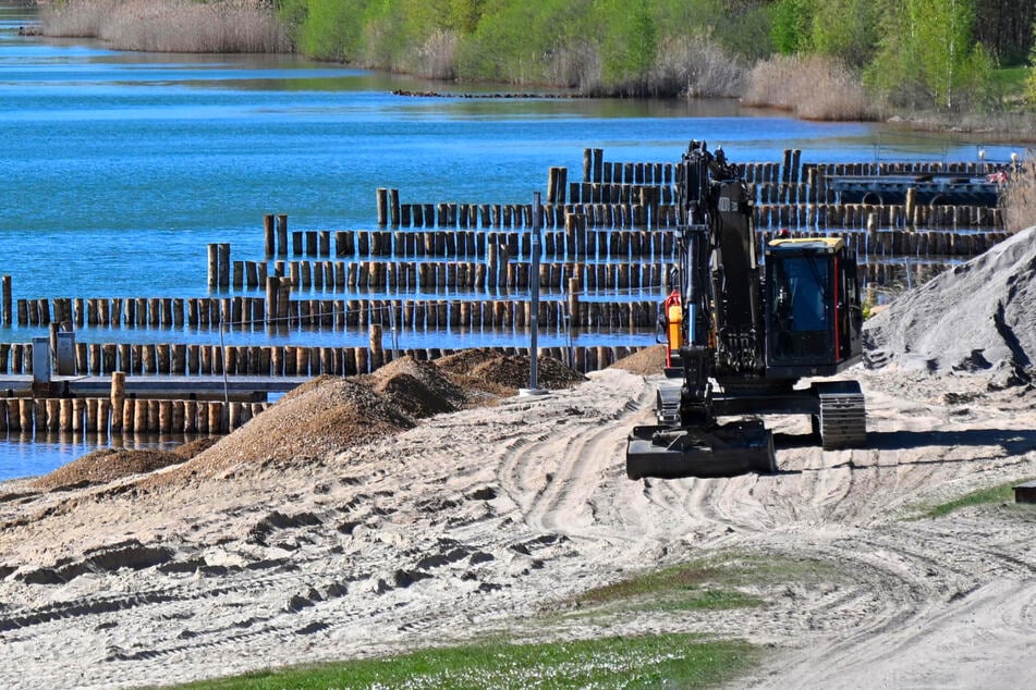 Leipzig: Ostsee-Feeling im Neuseenland: Am Markkleeberger See gibt's plötzlich Wellenbrecher
