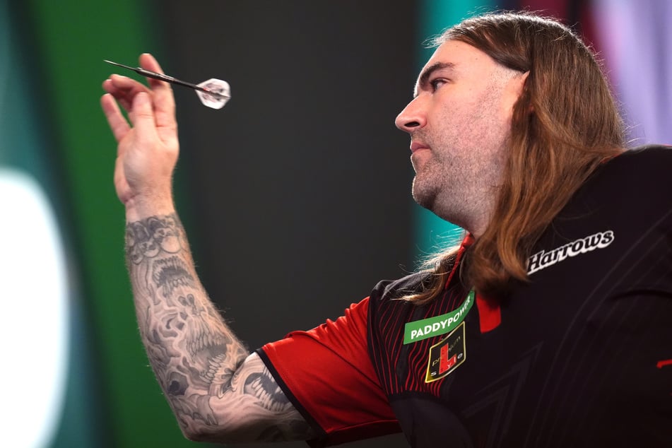 Darts-Ass Ryan Searle (38) steht erstmals im Halbfinale der WM.