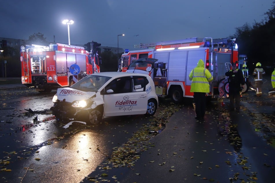 Bei dem Unfall in Hellersdorf wurden zwei Personen schwer verletzt.