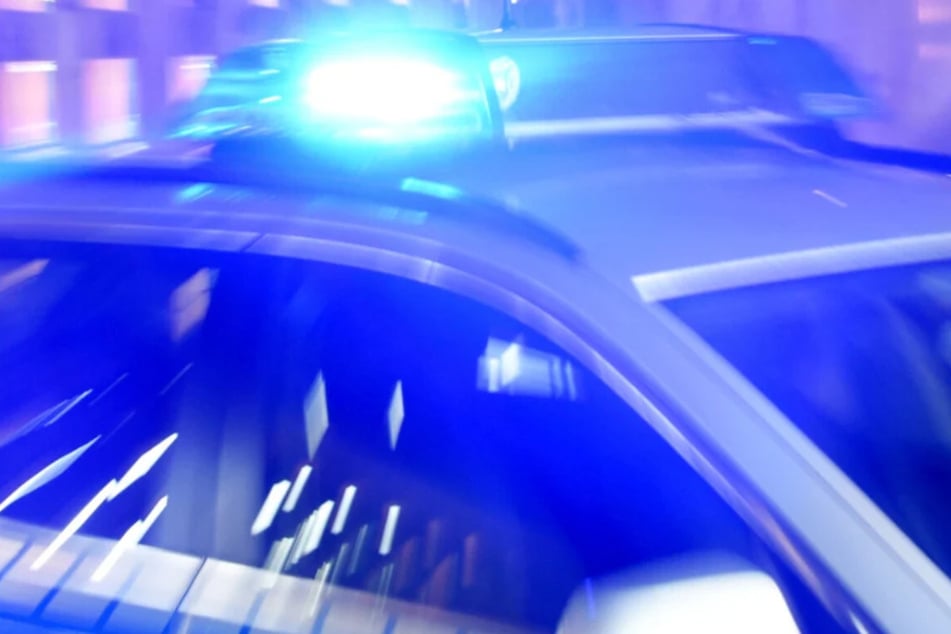 Ein Skoda-Fahrer (29) versuchte sich am Samstagabend einer Polizeikontrolle zu entziehen. (Symbolbild)