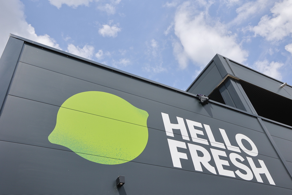 HelloFresh bietet Kochboxen an, in denen ein Rezept und die dafür nötigen Zutaten vorhanden sind.