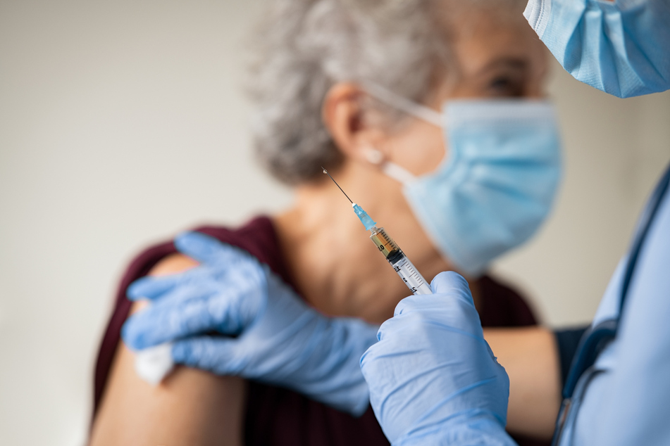 Den meisten der beschuldigten Mediziner wird vorgeworfen, Fehlinformationen über das Impfen verbreitet oder Corona gar gänzlich geleugnet zu haben. (Symbolfoto)