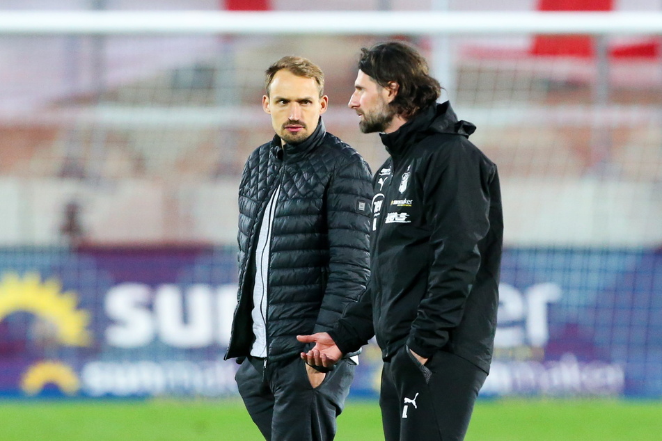Toni Wachsmuth (34, h.) und Co-Trainer Robin Lenk (37) verfallen nicht in Hektik. Bisher hat Zwickau noch keine Neuen dargestellt.