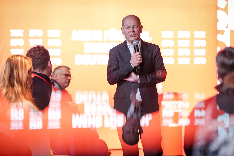 Bundeskanzler Olaf Scholz (66, SPD) beim Wahlkampfabschluss in Potsdam.