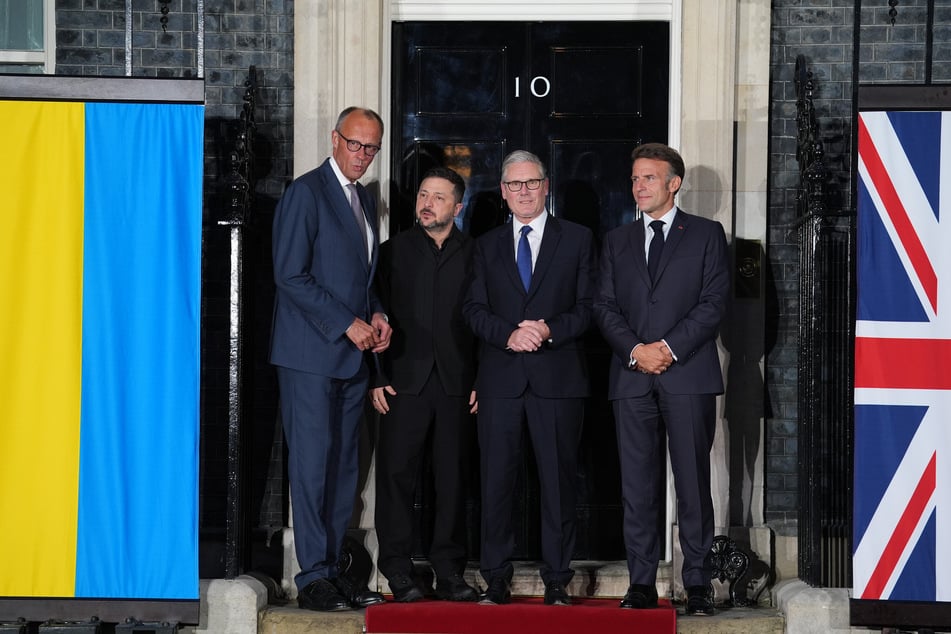 Friedrich Merz (70, v.l.), Wolodymyr Selenskyj (48) Keir Starmer (63), und Emmanuel Macron (48) trafen sich am Sonntag in London.