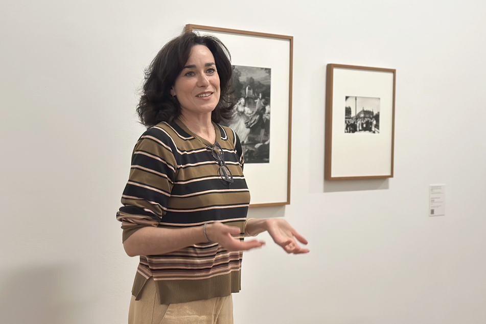 Die italienische Künstlerin Linda Fregni Nagler (47) führte gemeinsam mit der Kuratorin durch ihre erste Einzelausstellung in Deutschland "Fotografie neu ordnen: Blickinszenierung".