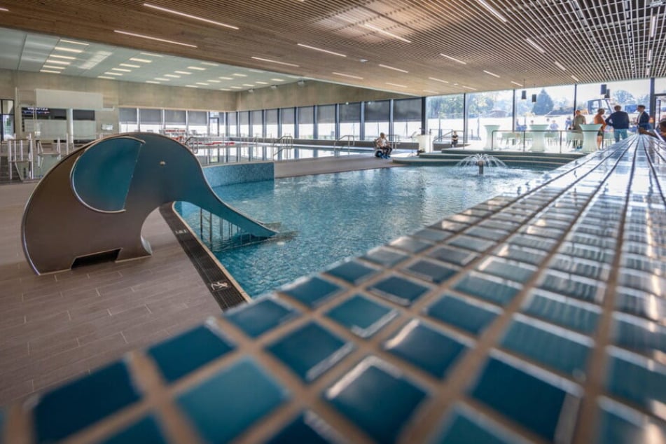 Das Hallenbad in Bernsdorf bleibt vorerst geschlossen.