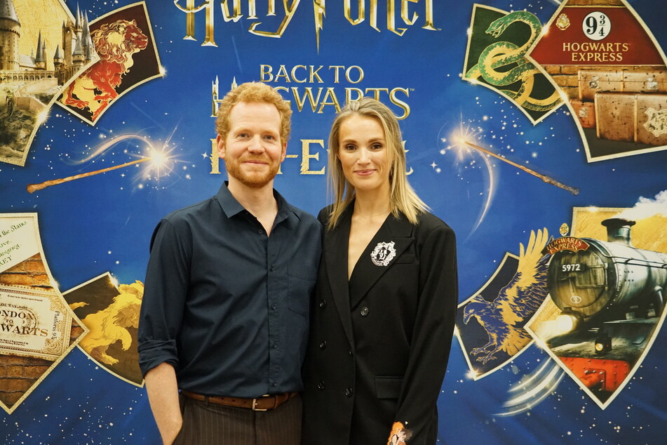 Laurens Walter (47) und Anna Hofbauer (36) spielen ab Oktober Harry und Ginny Potter im Theaterstück "Harry Potter und das verwunschene Kind" im Mehr!Theater am Großmarkt.