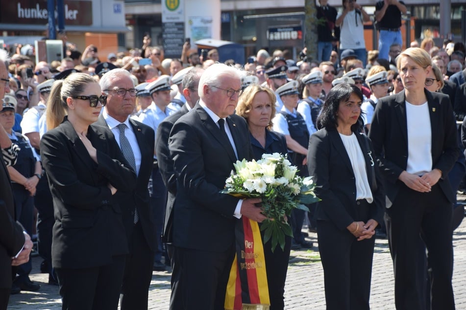 Bundespräsident Frank-Walter Steinmeier (68) gab sich persönlich die Ehre.