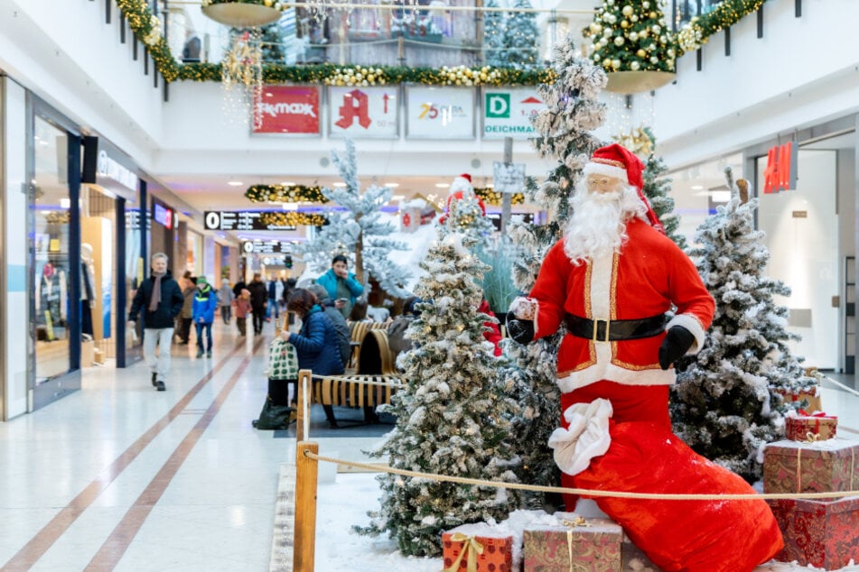 Weihnachtsglanz, super Schnäppchen und coole Spiele warten in den Gera Arcaden.