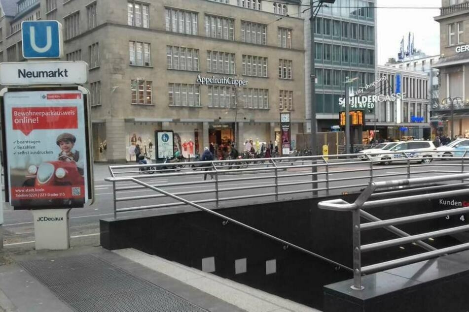 Nach Angaben der Polizei Köln hat ein Mann am Sonntag auf einen 60-jährigen Passanten in der Kölner Innenstadt eingestochen.