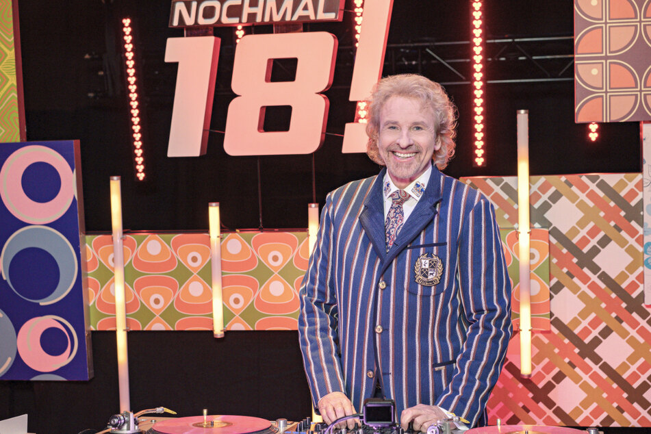 Thomas Gottschalk (70) reist einmal im Monat mit seinen drei prominenten Gästen zurück in die Zeit ihrer Volljährigkeit in der neuen Show "Gottschalk feiert: Nochmal 18!"
