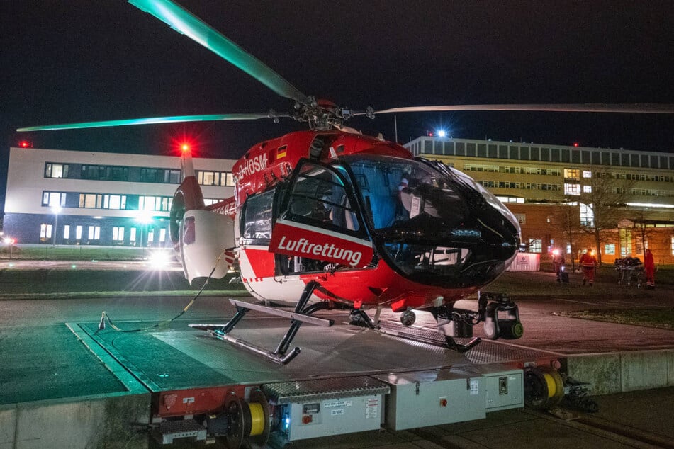 Ein 61 Jahre alter Mann musste schwer verletzt ins Krankenhaus geflogen werden. (Symbolfoto)