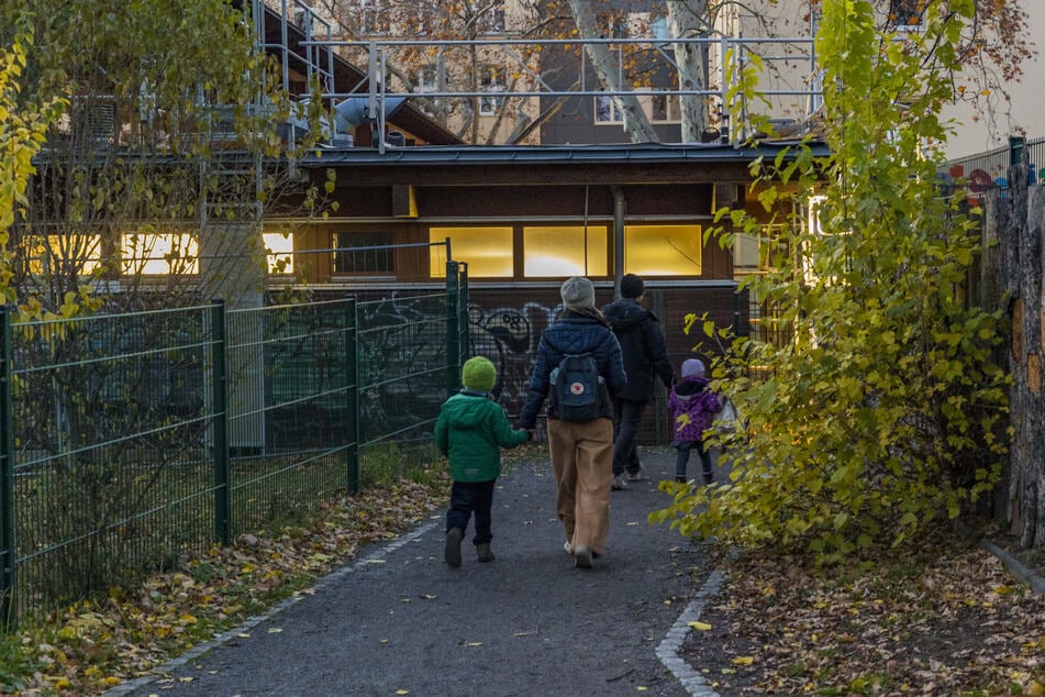 Das Areal um den Spielplatz Louisengrün dient vielen Kindern als Durchgang zur Schule.