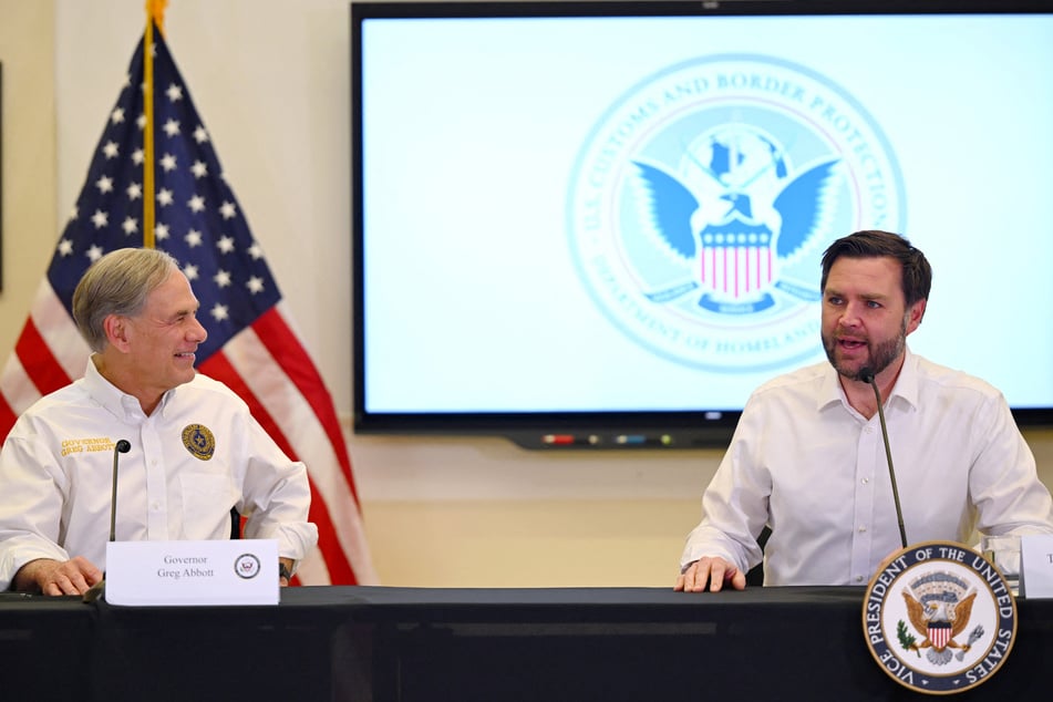 Vice President JD Vance (r.) was at the US-Mexico border Wednesday.