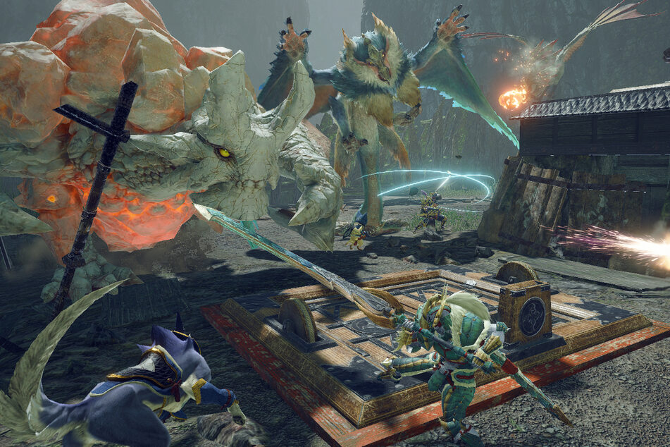 Im Mittelpunkt von "Monster Hunter Rise" stehen natürlich wieder die Kämpfe gegen riesige Besten. Diese könnt Ihr nun auch im sogenannten "Randale-Modus" angehen, einer Art Tower Defense.