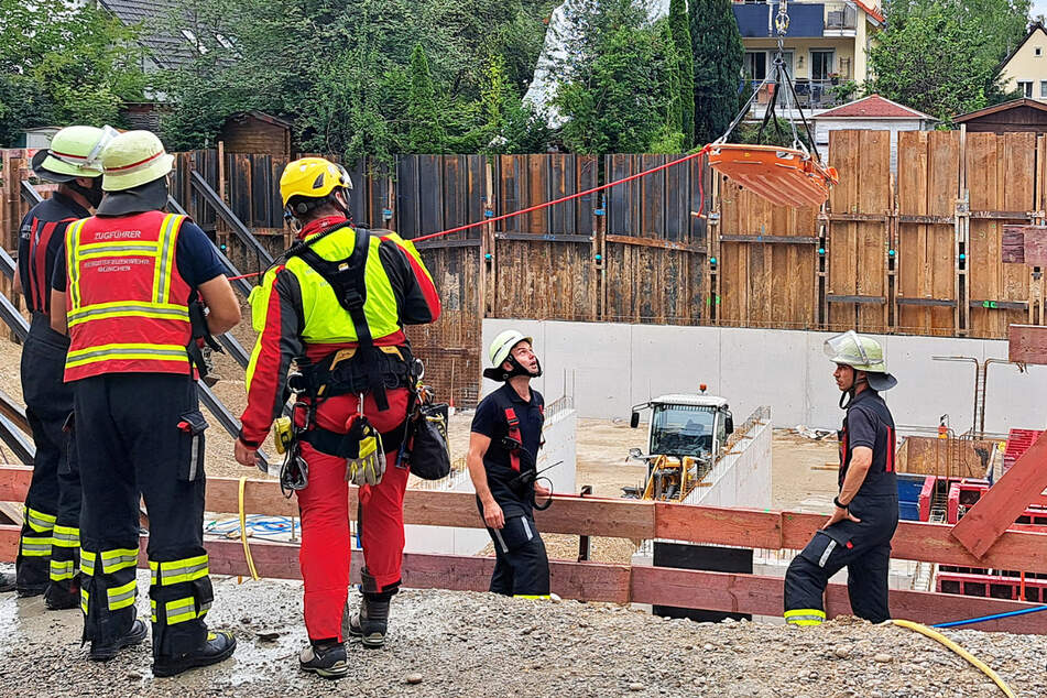 Heftiger Unfall auf Baustelle: Arbeiter bei Sturz schwer verletzt