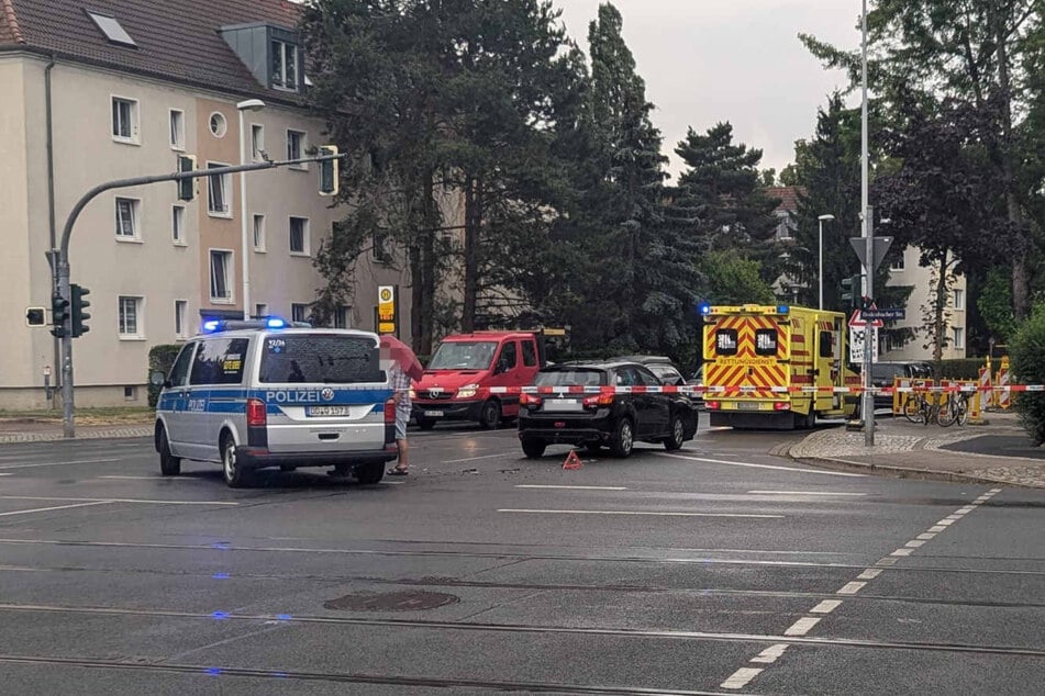 Eine Fahrbahn der Rennplatzstraße war gesperrt.