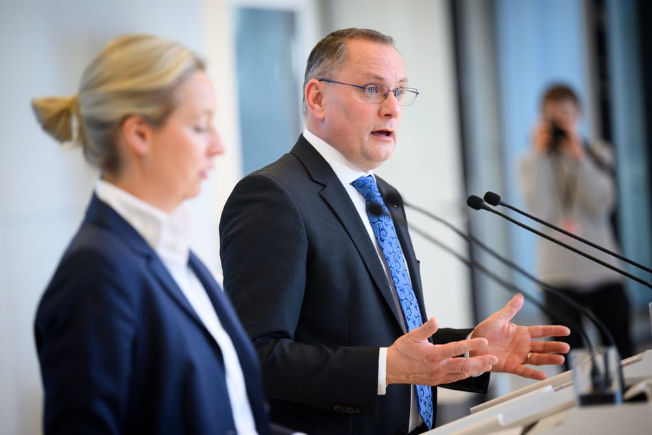 Die Fraktion folgte mit dem Rauswurf einem Antrag der Fraktionsspitze um die Chefs Alice Weidel (47) und Tino Chrupalla (50). (Archivbild)