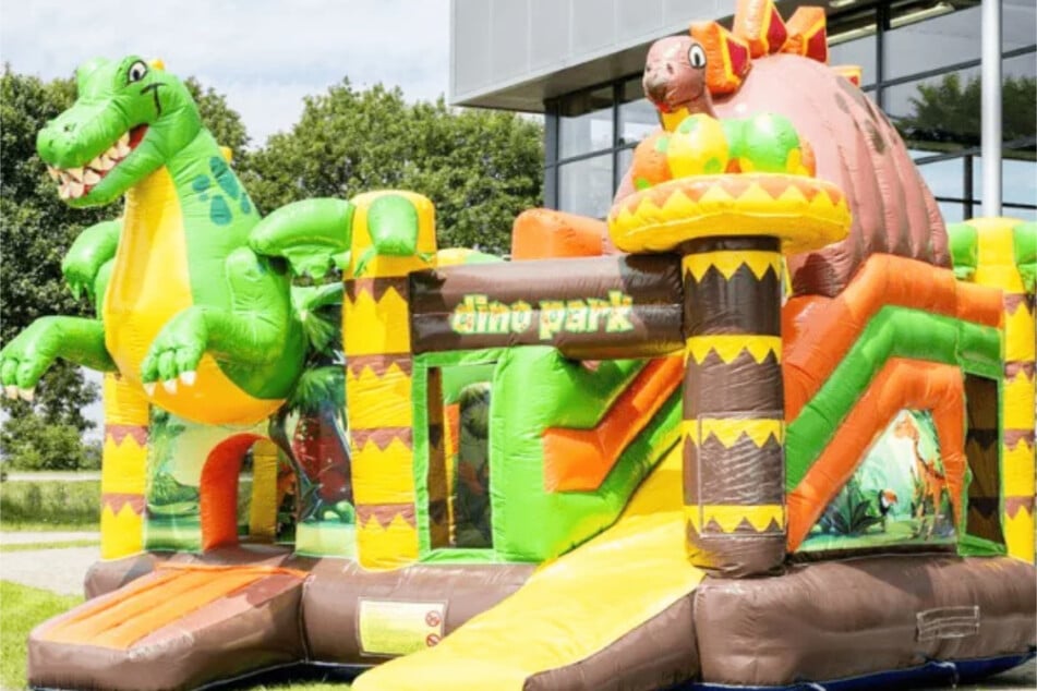 Hüpfburg, Kinderschminken, Popcorn und Shopping-Angebote machen Klein und Groß glücklich.