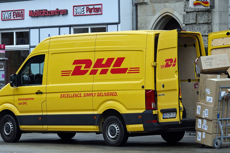 Auch DHL-Pakete werden wohl teurer.