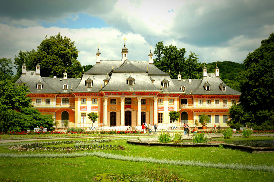 In der historischen Gartenanlage des Pillnitzer Schlossparks findet die Themenführung statt.