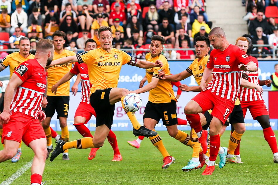 Will Zwickau noch auf den 17. Platz springen, braucht es selbst zwei Siege und die Schützenhilfe von Dynamo. Dresden spielt noch in Meppen und gegen Oldenburg.