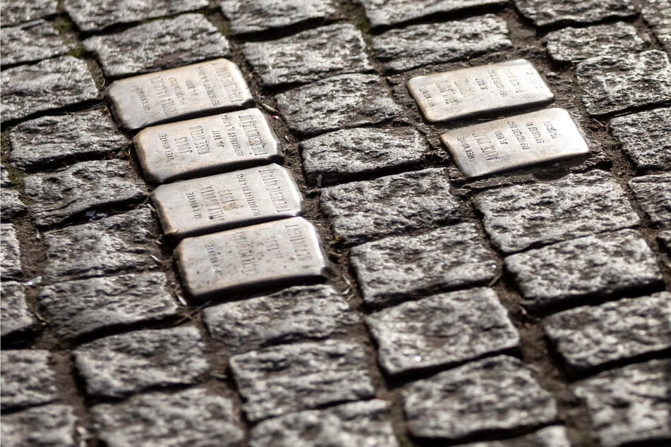 Kurz vor Jahrestag des Anschlags: Stolpersteine in Halle herausgerissen!