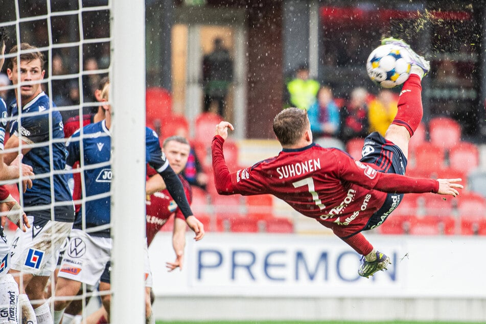 Anssi Suhonen traf erstmals für seinen Leihverein Östers IF - per Fallrückzieher!