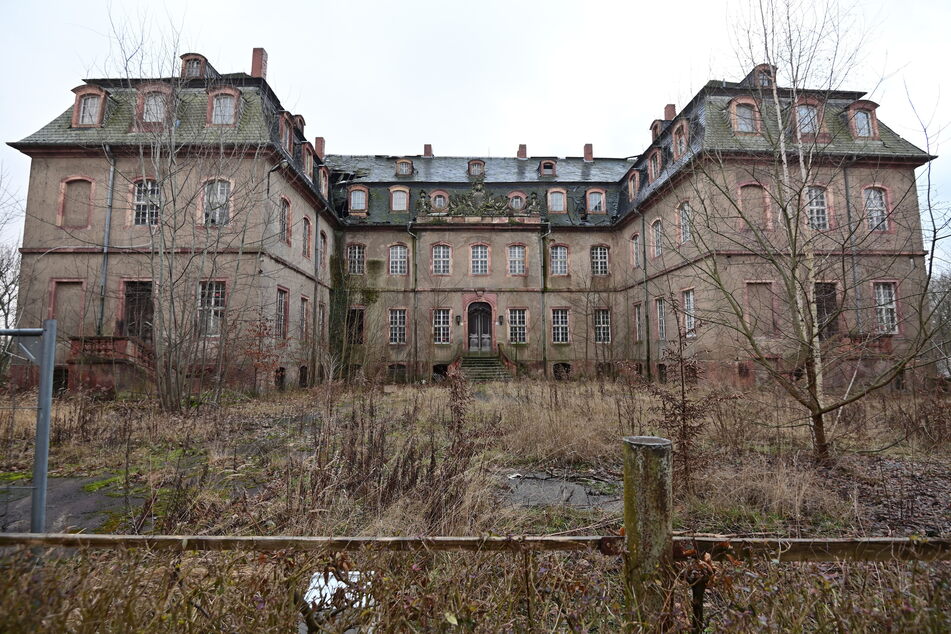 Chemnitz: Schloss in Sachsen steht zum Verkauf: Der Preis ist hoch, aber danach wird's erst richtig teuer