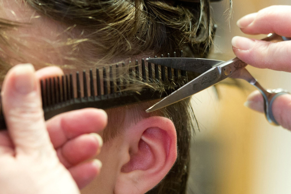 Im Südwesten pochen Friseure auf eine schnelle Öffnung der Salons. (Symbolbild)