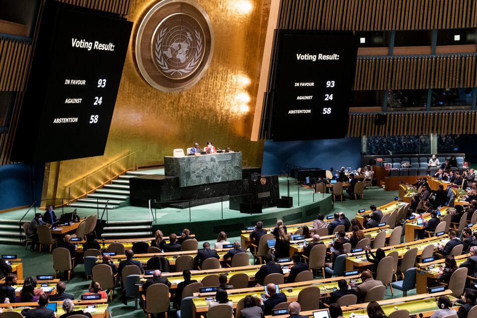Die UN-Vollversammlung hat entschieden: Russland wird aus dem Menschenrechtsrat der Vereinten Nationen geworfen.