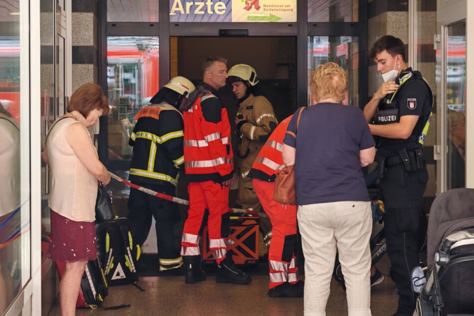 Hamburg: Reizgas-Alarm im Treppenhaus! Von den Tätern fehlt jede Spur