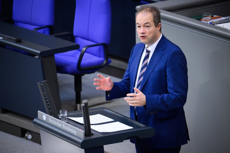 Im Fokus des "Boss Bitch"-Ausbruchs: AfD-Bundestagsabgeordneter Martin Sichert (46).