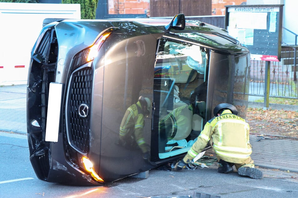 Nach dem Crash blieb der Mazda auf der Seite liegen.