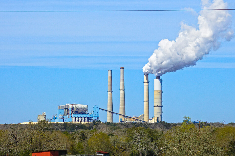 Climate goals and fossil fuel plans don't add up, experts warn