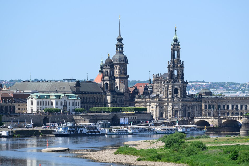 Am Sonntag herrscht nach dem Wolkenabzug wieder sommerliches Wetter.