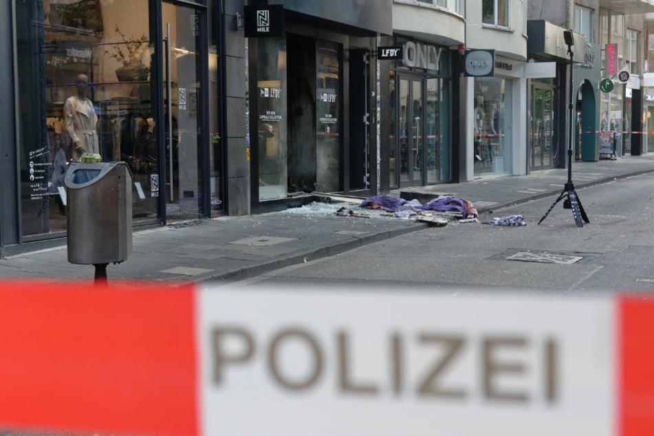 Unter anderem die Explosion im September 2024 auf der Kölner Ehrenstraße soll auf das Konto der Band gehen.