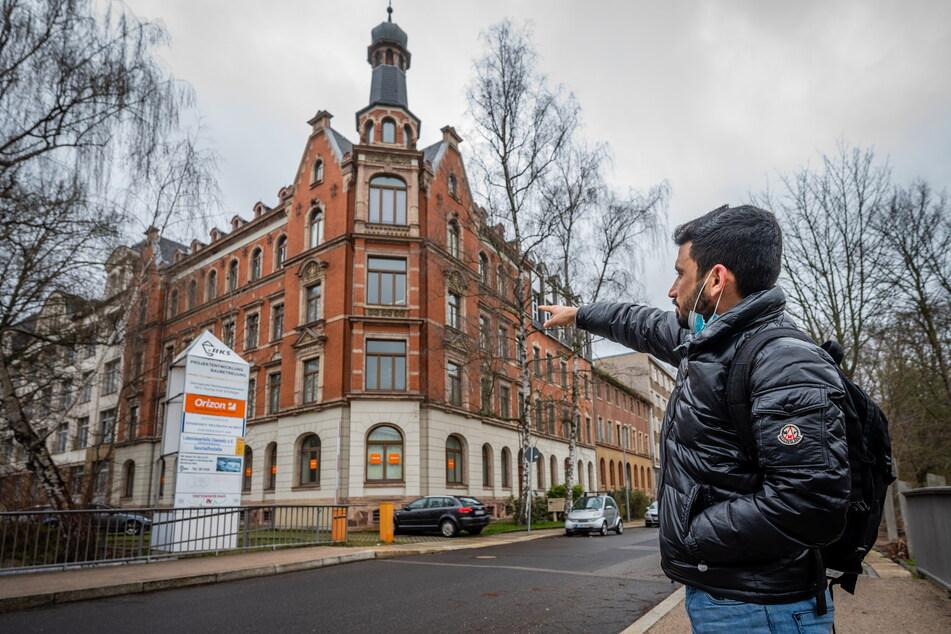 Abdul Kakar (23), bis 2018 wohnhaft in einer städtischen Wohnung für Geflüchtete in der Pornitzstraße, berichtete TAG24 von unangekündigten Kontroll-Besuchen durch das Ordnungsamt.