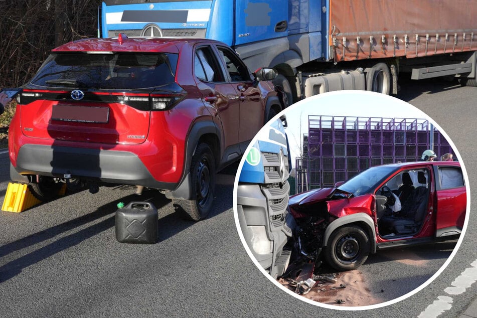 Schwerer Unfall in Sachsen: Toyota-Fahrerin rauscht frontal in Lastwagen