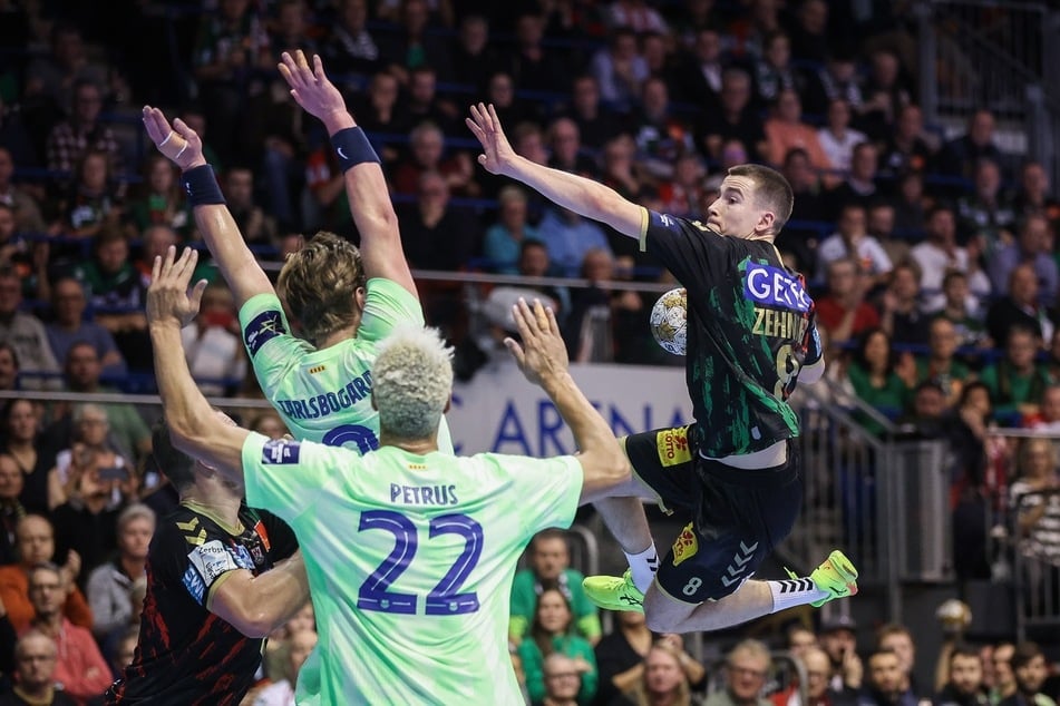 Der Magdeburger Gisli Kristjansson (25, r.) wurde im vergangenen Jahr zu Deutschlands Handballer des Jahres gewählt.