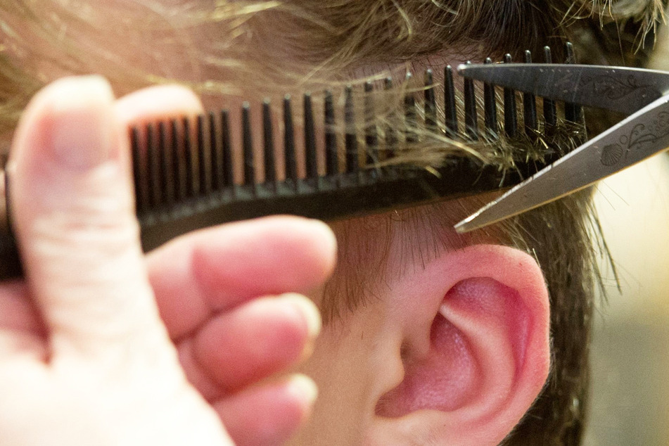 Corona-Krise: Friseurmeisterin kündigt weitere Klage gegen Schließungen an